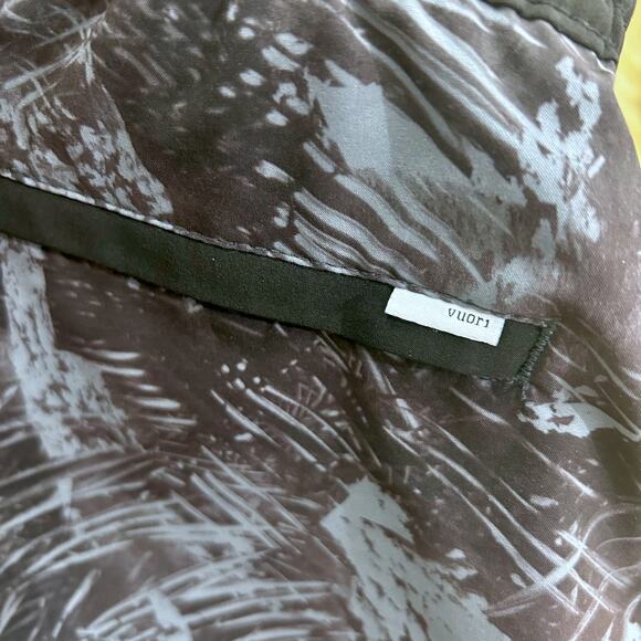 VUORI Tavi NWOT Athleisure Shorts MEDIUM Running Fitness Recycled Athletic - Picture 6 of 8